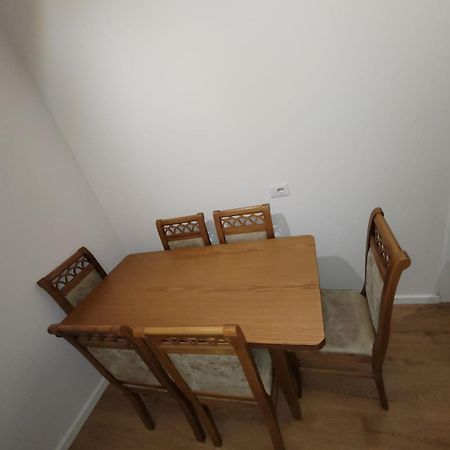 Enes Apartment Tirane ภายนอก รูปภาพ