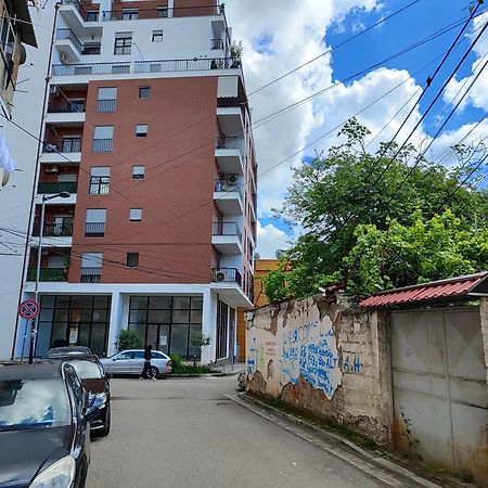 Enes Apartment Tirane ภายนอก รูปภาพ