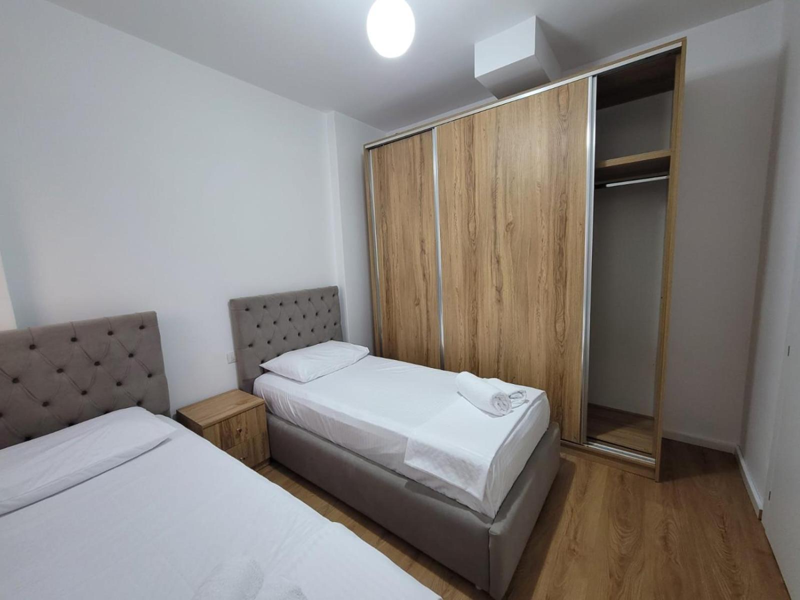 Enes Apartment Tirane ภายนอก รูปภาพ